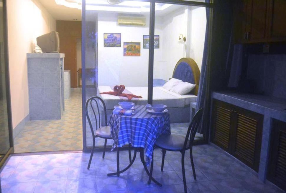 Oyo 851 On Hill Residence Patong Екстер'єр фото