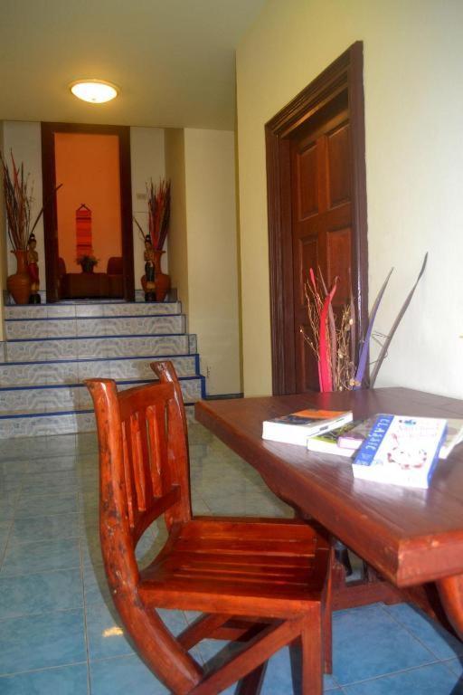 Oyo 851 On Hill Residence Patong Екстер'єр фото