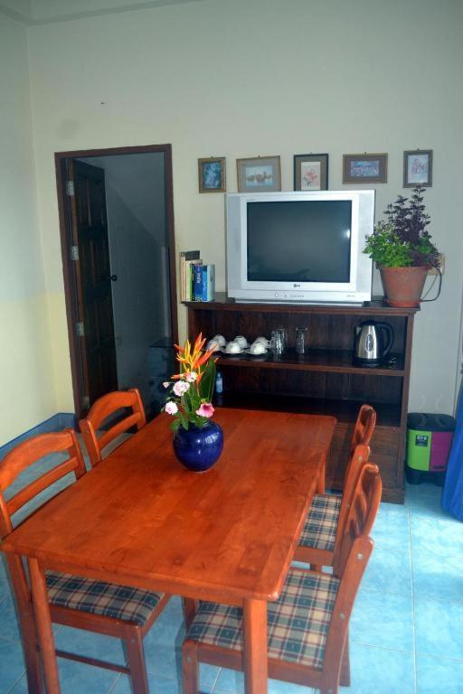 Oyo 851 On Hill Residence Patong Екстер'єр фото