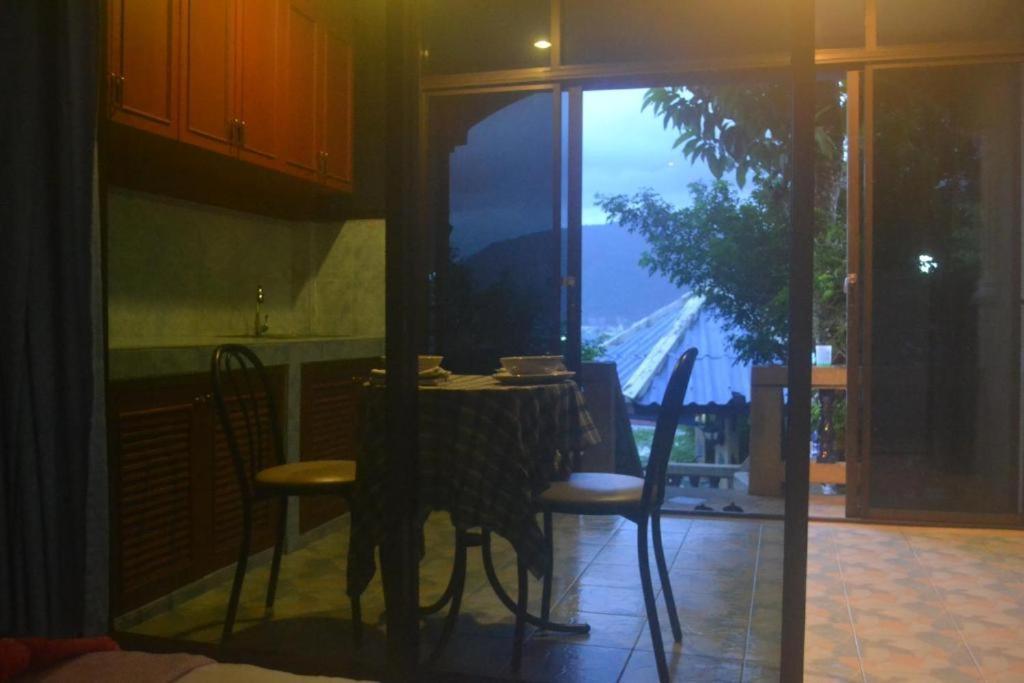 Oyo 851 On Hill Residence Patong Екстер'єр фото