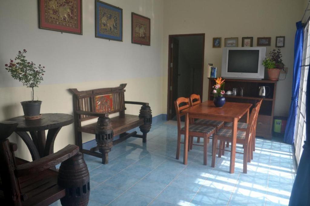 Oyo 851 On Hill Residence Patong Екстер'єр фото