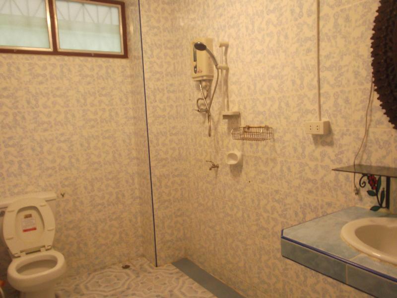 Oyo 851 On Hill Residence Patong Екстер'єр фото