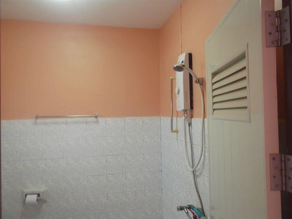 Oyo 851 On Hill Residence Patong Екстер'єр фото