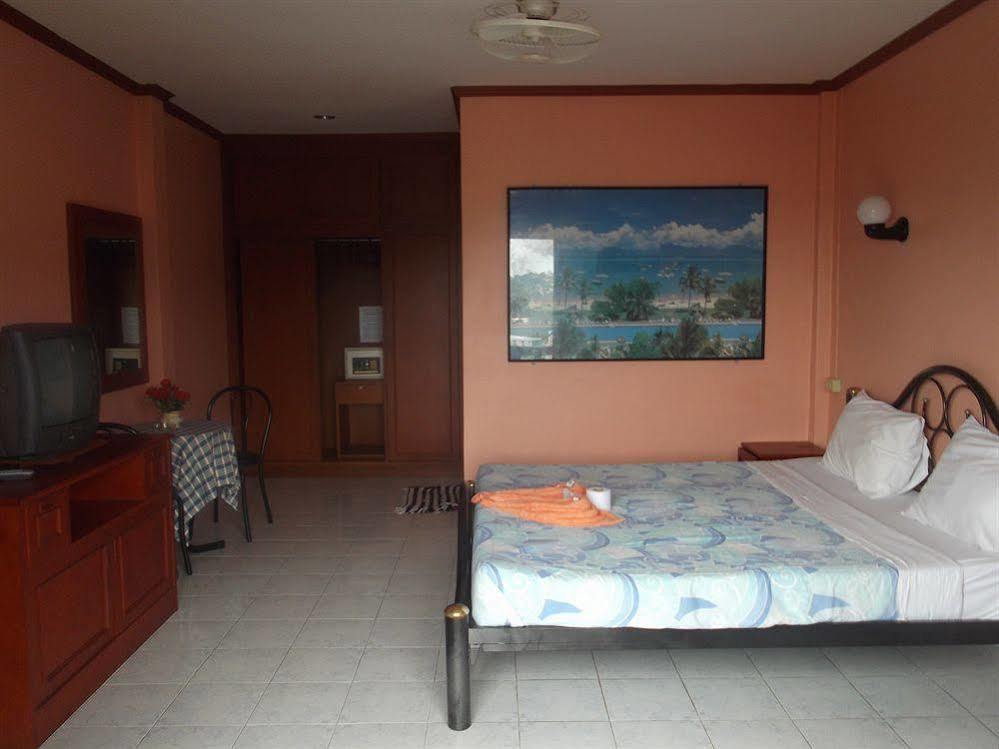 Oyo 851 On Hill Residence Patong Екстер'єр фото